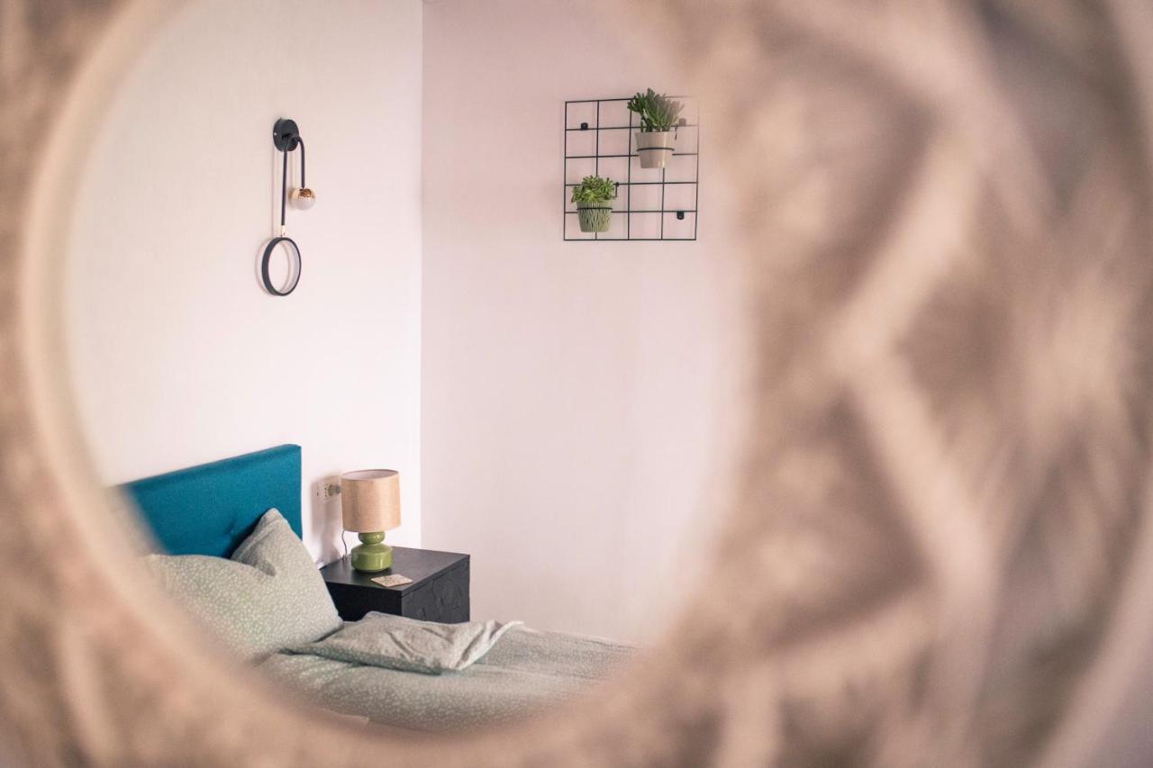 Seek And Hide - Csilla'S Tiny Hideaway Brasov Bagian luar foto